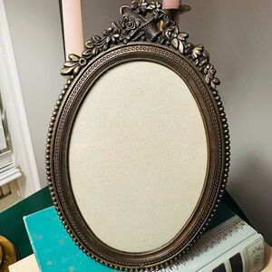 Vintage Oval Silver Frame with Florals